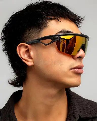 (LIMITED TIME OFFER, HALF PRICE FOR AED 725) Oakley Sphaera Prizm 24K Polarized Sunglasses (NEW)