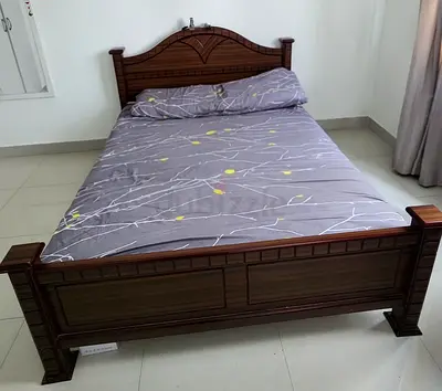 [Large Bed (160 × 210 cm) Solid Wooden Double Bed with Headboard and Footboard - Good Condition