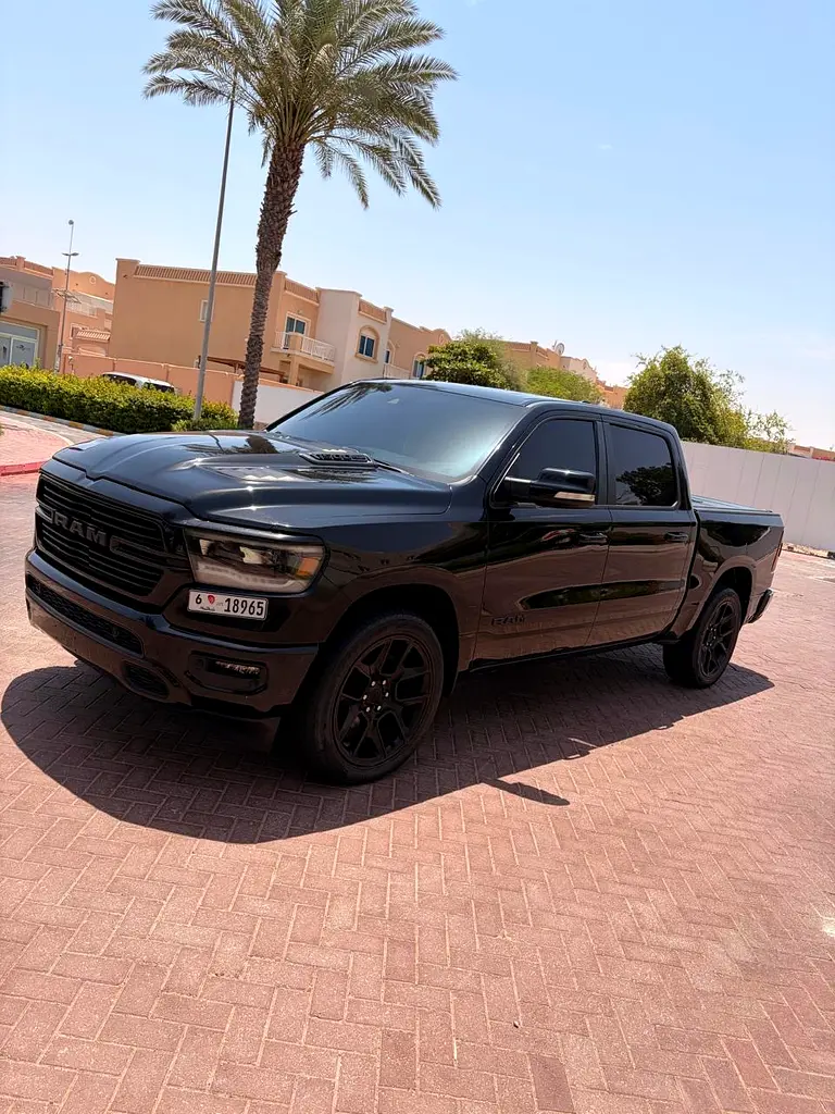Dodge Ram 2022 — photo 1 of 10
