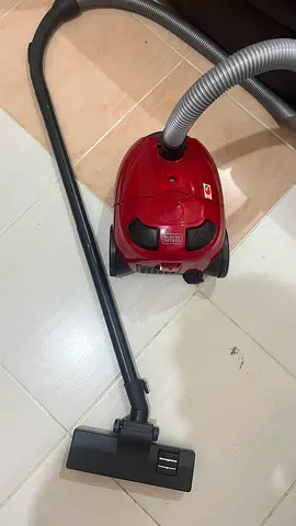 Red Black+Decker Compact Canister Vacuum - Good Working Condition