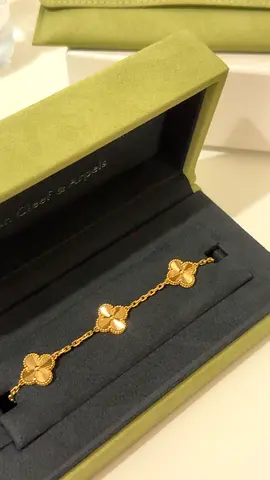 Van Cleef  Arpels Alhambra Style 4-Motif Gold Bracelet (Pre-owned)