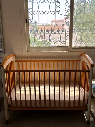 Juniors Baby Crib wheels, FREE MATTRESS