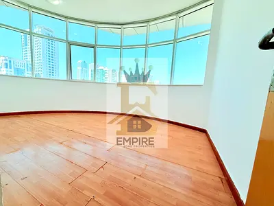 Bright apartment with full sea view-free parking-easy access to Dubai