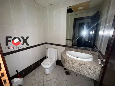 مكتب للايجار السنوي في عجمان منطقة الراشدية 3  المساحة 1250قدم 1حمام  مطبخ  السعر 53000