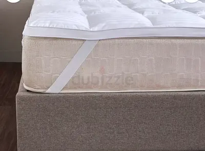 White Quilted Mattress Topper (Elastic Corner Straps) - unused.