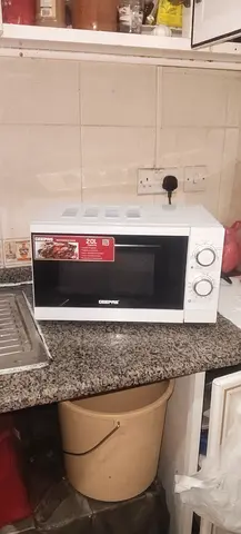Used 20L Geepas Microwave - Good Working Condition