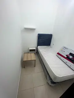 Male partation DSO none crowded apartment