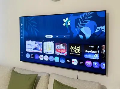 Samsung 65 QLED, Q7F 4K Smart TV - Almost Brand New