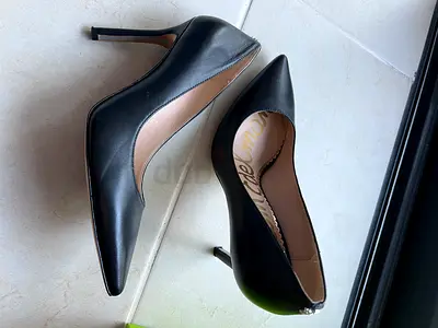 Sam Edelman Black leather pointed-toe stiletto heels, size 35