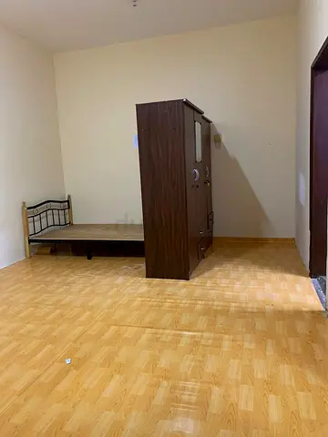 FAMILY ROOM AVAILABLE IN VILLA ATTACHED BATHROOM AND KITCHEN IN CITY WALK DUBAI