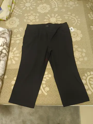 Black Cropped Stretch Pants — Size Tag Attached, Barely Worn