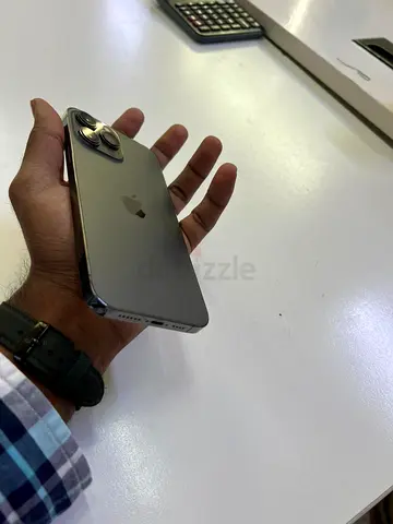 I phone 13 pro max 256gb variant gray