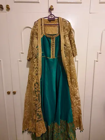Traditional kuwaiti teal and gold 2 pcs embroidered long dress with matching coat - size 48