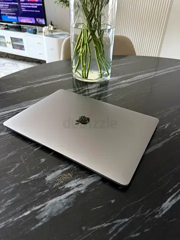 Apple MacBook Air M1 13-inch (Space Gray) - Very Good Condition, 256 Gb