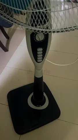 STANDING FAN BLUE AND WHAIT COLOR