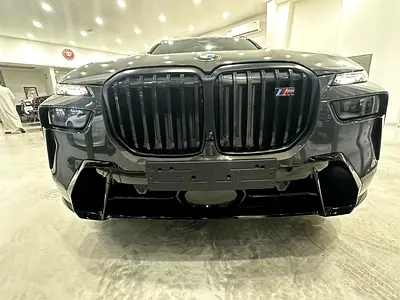 2024 BMW X7 M60i - GCC Specs - Brand New