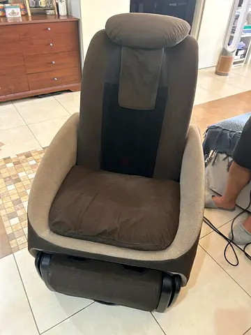 Message electric chiats  Recliner/Single Sofa Chair with Footrest - Good Condition