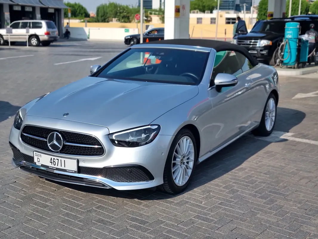 Mercedes-Benz E-Class 2021 — photo 1 of 2