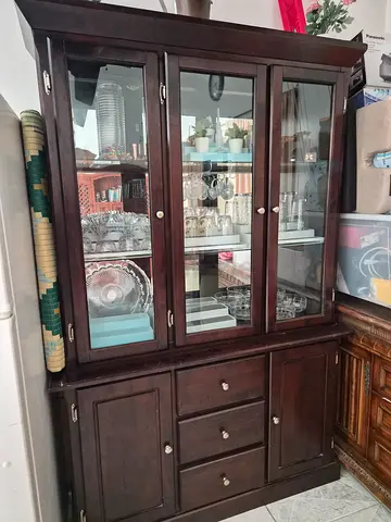 Dark Wood Glass Display Cabinet / China Cabinet - Good Condition