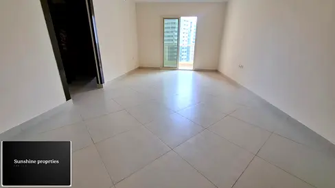 Luxury One Bedroom Apartment with Wardrobe and balcony free parking