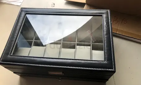 Black Leather 12-Slot Watch / jewelry Storage Box with Glass Top