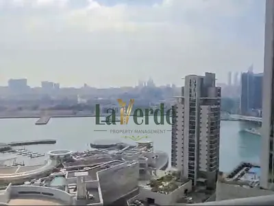 شقة واسعة بغرفتي نوم | إطلالة كاملة على البحر | دفعتان