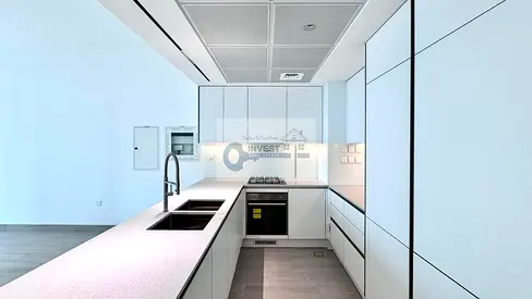 غرفتي نوم مودرن | إطلالات لوما بارك | شرفة وإطلالة على المدينة | تصميم مخطط مفتوح