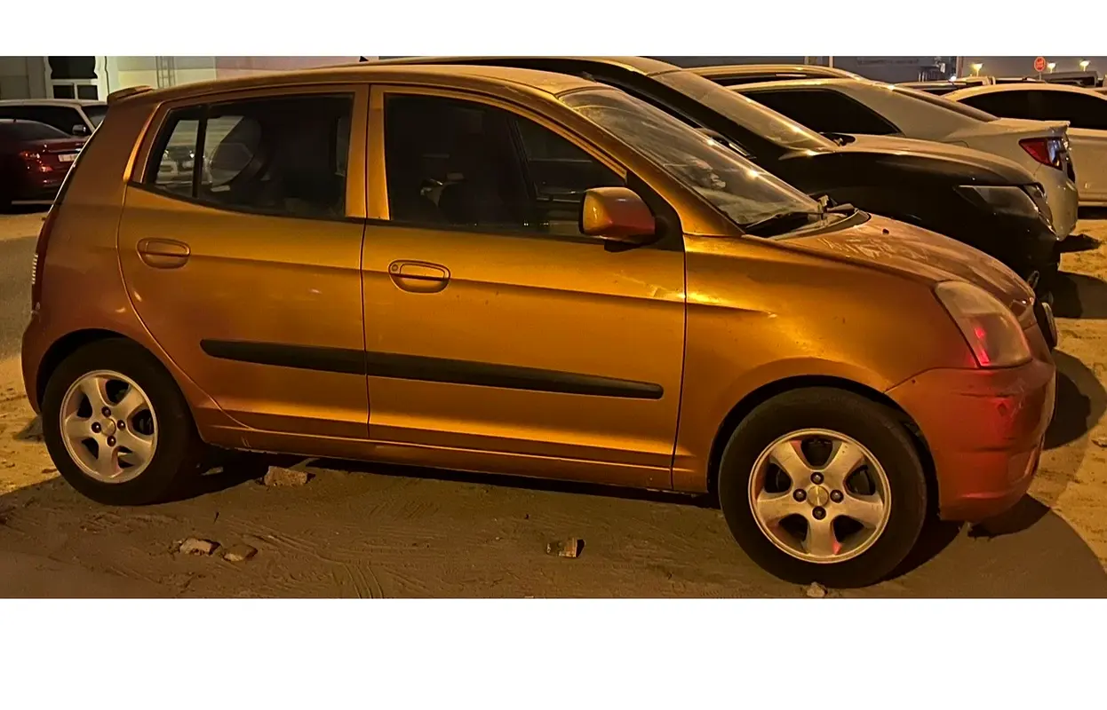 Kia Rio 2005 — photo 1 of 3