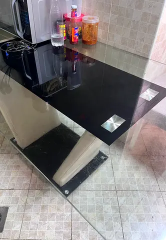 Dining table for sale