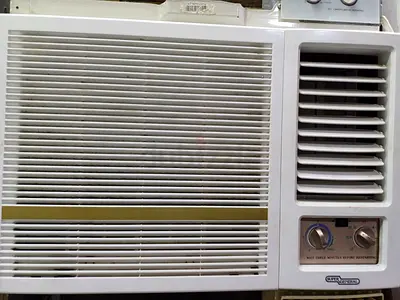 Window air conditioner unit - functional, used