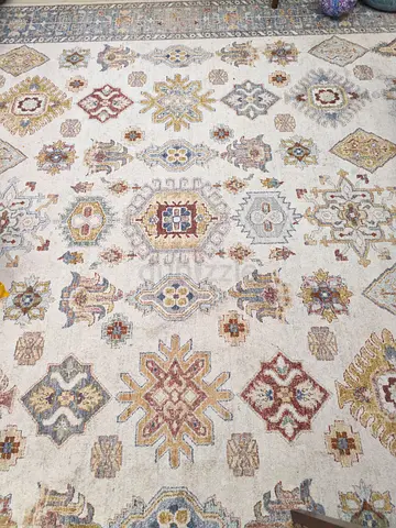 Light Beige Traditional Pattern Area Rug - Good Condition, 3x4 meters