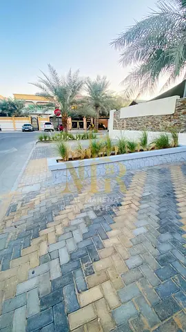 اغتنم الفرصة وامتلك فيلا فاخرة من 5 غرف نوم تصميمات مودرن بتشطيبات راقية في منطقة العاليه التي تعد إحدى أجمل وأهدأ مناطق عجمان حيث تشمل جميع الخدمات ا