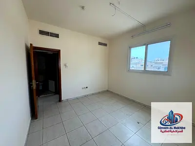 للايجار السنوي افضل شقه غرفه وصاله في منطقة الروله بالشارقه باطلاله مفتوحه-مساحه كبيره ومريحه-تكيف وغاز مركزي موقع استراتيجي مميز قريب لجميع الخدمات