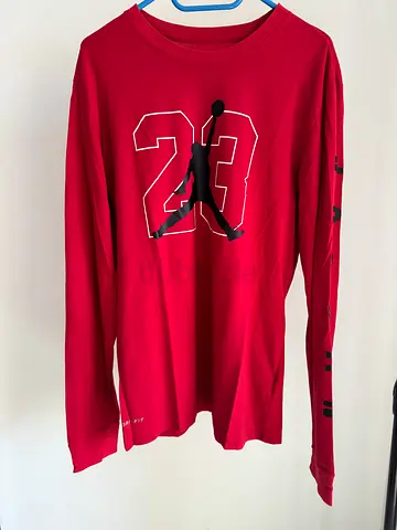 AirJordan Men Red T-Shirt Size S
