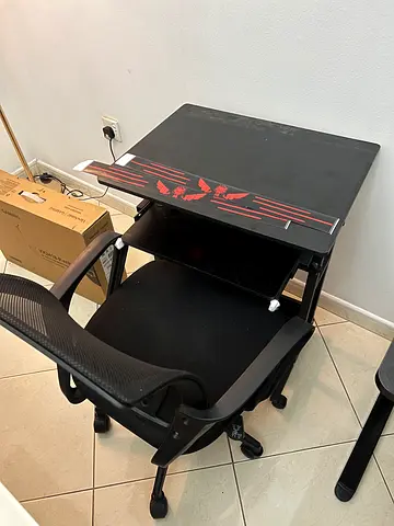 Office desk and chair