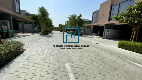 تاون هاوس ميدل 4 غرف نوم | التملك الحر | تخطيط مناسب للعائلة | الأزالية – مسار