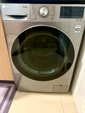 Sparingly used LG ThinQ Stainless Steel 9kg Washing Machine.