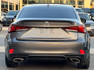 2019 Lexus IS-SERIES — фото 11