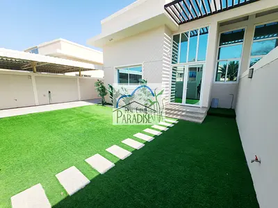 available brand new single storey semi independent 3 Bedrooms villa /modern finish with Maid Room/l