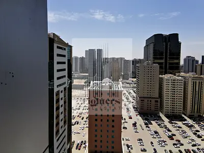 شقة ٢ غرف وصالة واسعة | تكييف مجاني | ٣ دورات مياه | شرفة | التعاون