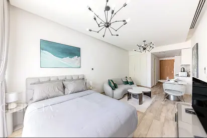 CANAL AND PENINSULA VIEWS | STYLISH | MID-FLOOR