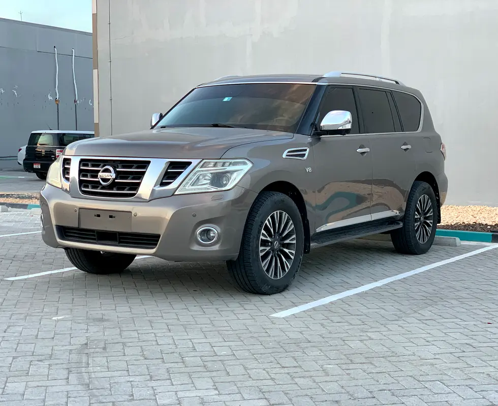 Nissan Patrol 2014 — photo 1 of 12