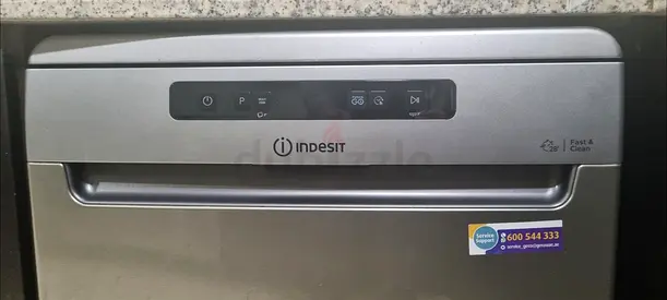 Indesit dishwasher in excellent condition. Free delivery and standard fixing around Dubai