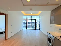 SPACIOUS 2 BR APARTMENT WITH FITTED KITCHEN // FREE CHILLER // BOULEVARD VIEW