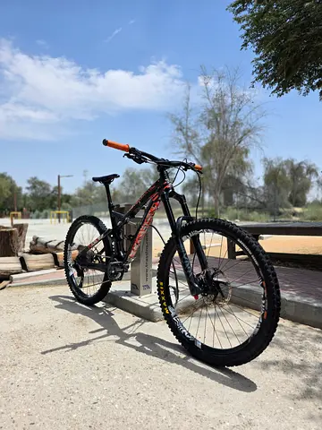 Commencal Meta AM v4 Essential Plus - Medium size - 27.5 (2015 frame) (upgraded)
