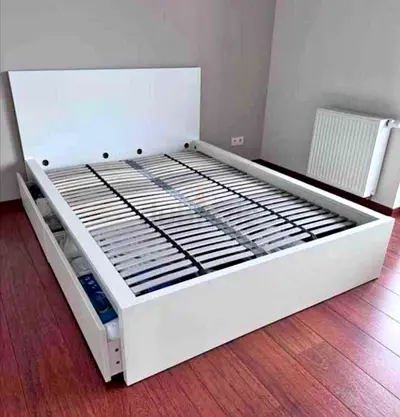 IkEA Malm bed King  with IkEA mattress 2 Storage drawer underneath