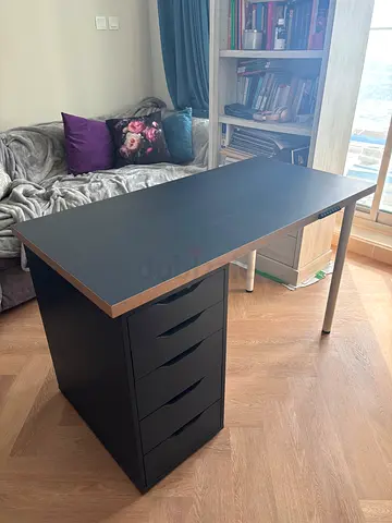 Urgent sale!! Adjustable Desk