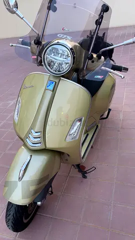 Vespa 300 gts 75th anniversary 2022