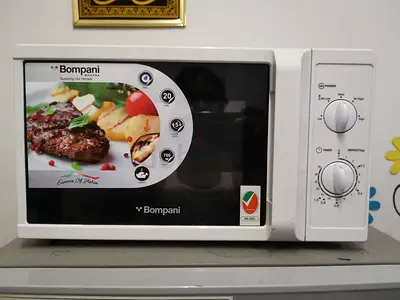 Bompani Microwave 20 Liters