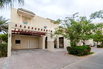 INTERNAL | NEAR PARKS | SINGLE ROW | CORNER UNIT